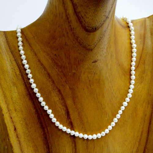 Antique pearl necklace
