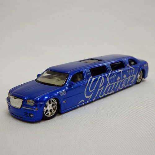 Maisto Playerz Chrysler 300 c Hemi limousine model car - Scale 1/64
