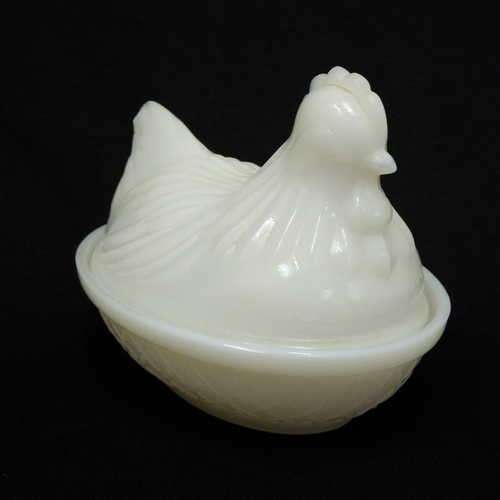 Vintage white glass chicken trinket holder