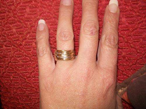 LARGE 9CT GOLD RING