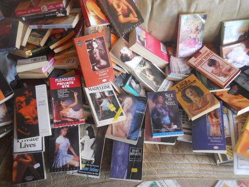 Joblot approx 80 books Romance fiction.