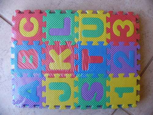 Puzzle mats in rubber. Three layers in each pack.