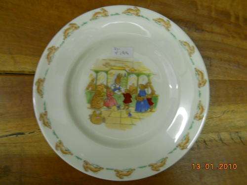 Bunnykins plate 20 cm with bunnies at the shop .