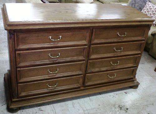 Solid oak chest of drawers