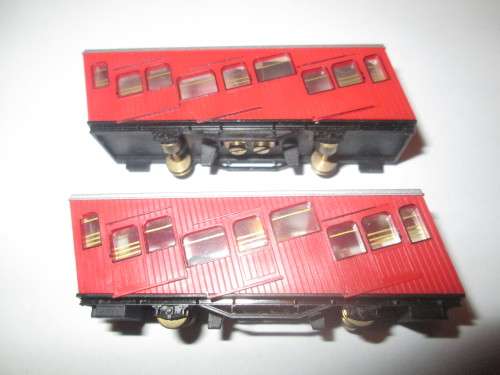 N GAUGE CABLE CARS X 2 WITH INTERIOR LIGHTING