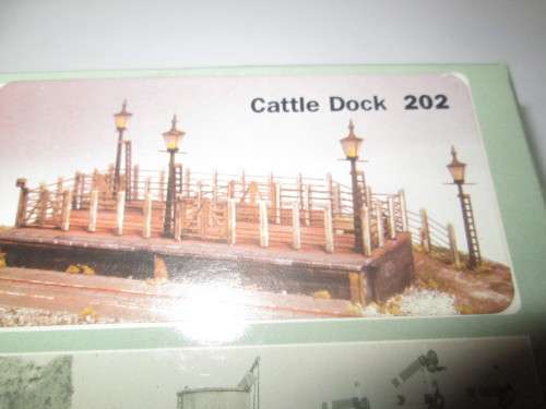 N GAUGE CATTLE DOCK BY RATIO