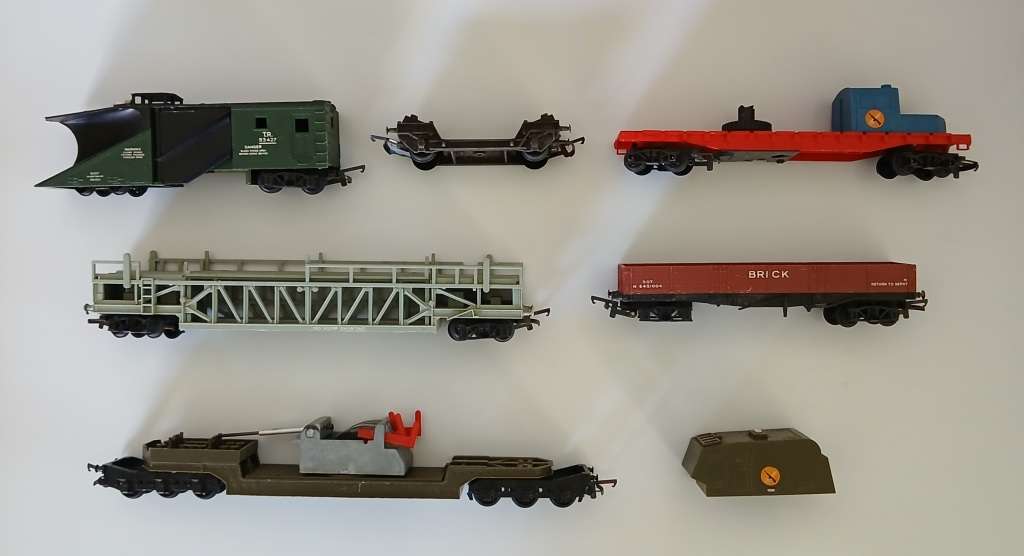 TRIANG items for model railroad