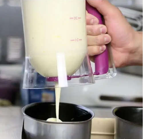 900ml Cupcake Pancake Cake Batter Dispenser Mix Pastry Jug