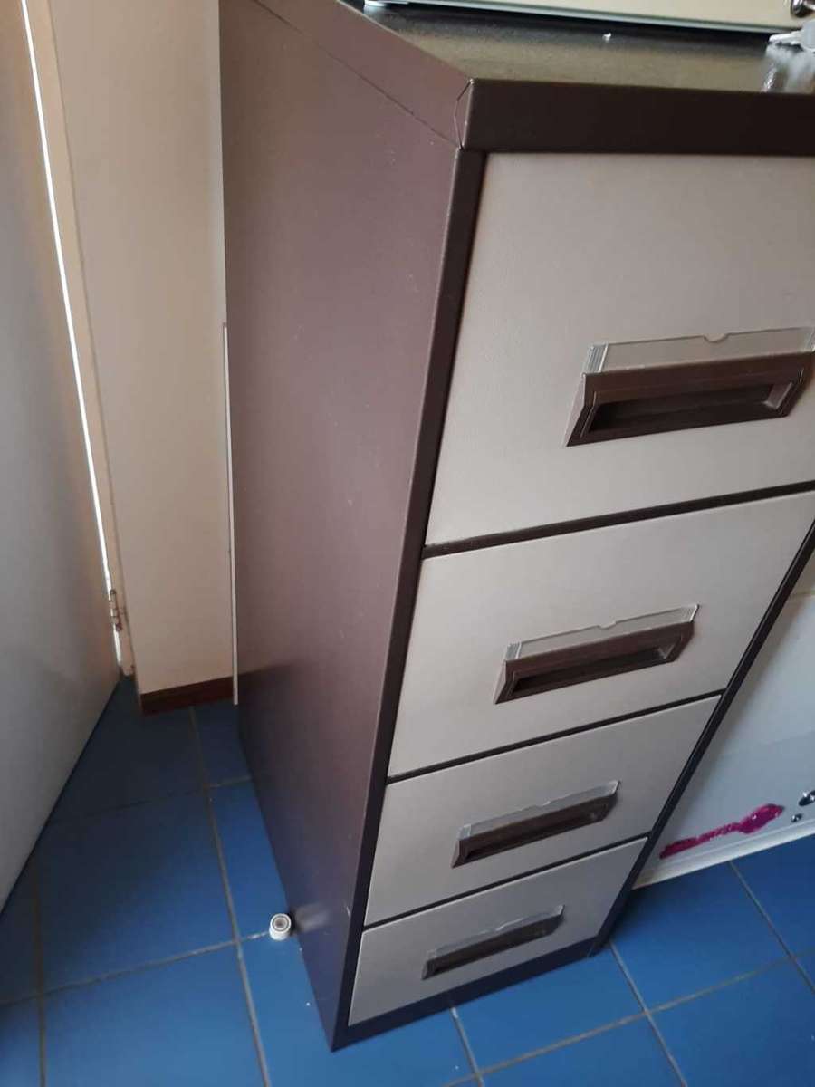 2nd hand 4 drawer Steel filing cabinet