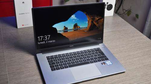 Huawei matebook d15 laptop & Mouse (Great Condition )