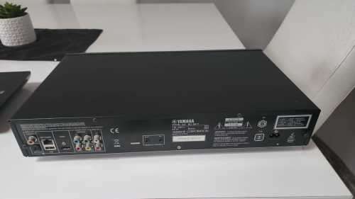 Yamaha bd671 (no remote) + 4 free blu ray discs