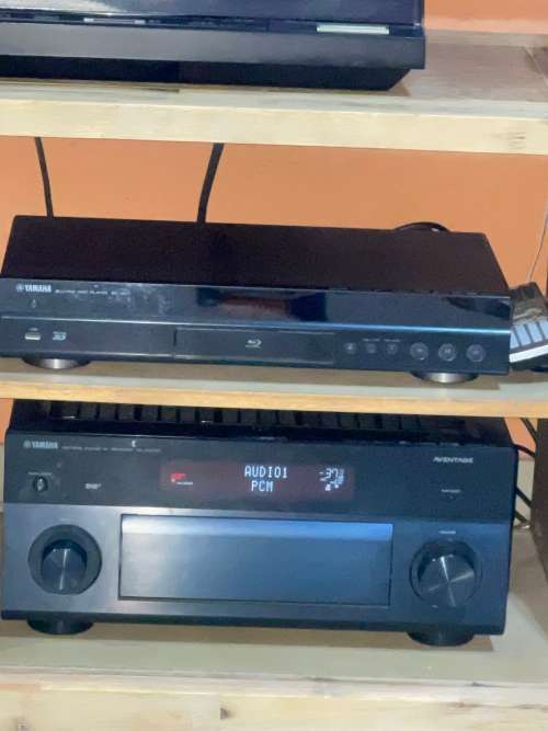 Yamaha bd671 (no remote) + 4 free blu ray discs