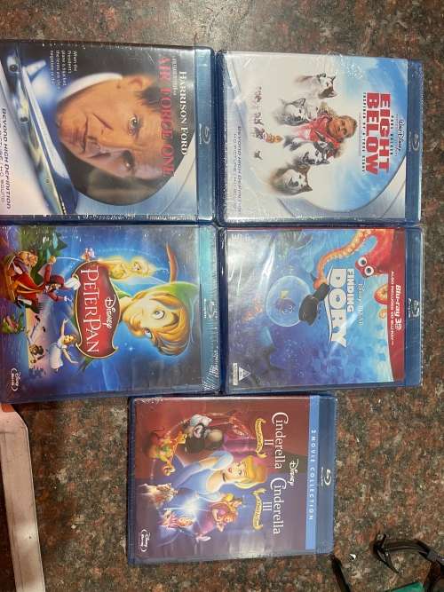 Yamaha bd671 (no remote) + 4 free blu ray discs