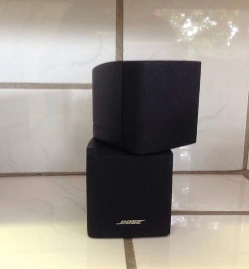 BOSE DOUBLE CUBE SPEAKER (2x black 3xWhite)