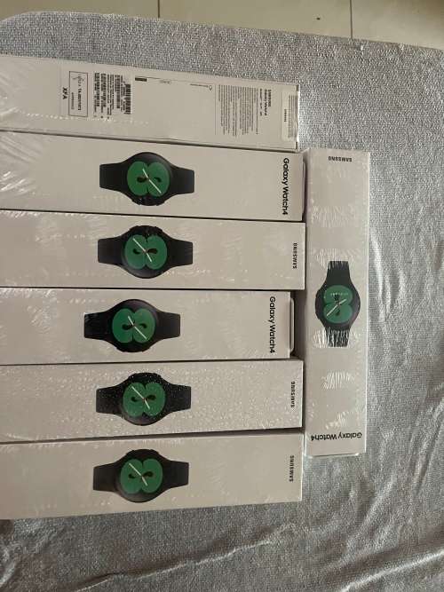 Samsung watch 4 40mm Brand New