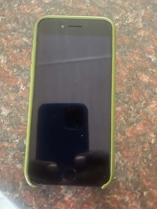 IPhone 8 64GB and Samsung Watch 4