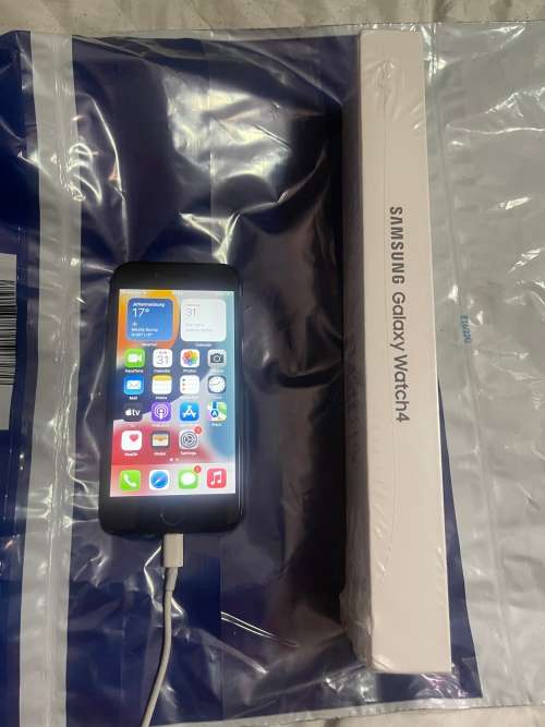 IPhone 8 64GB and Samsung Watch 4