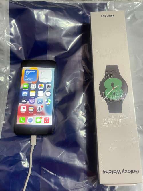 IPhone 8 64GB and Samsung Watch 4