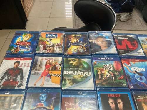 Yamaha BD-S681 Universal Disc Player (free 10 bluray discs andHDMI cable)