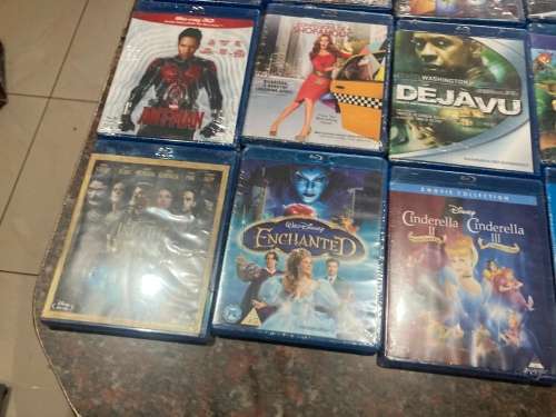 Yamaha BD-S681 Universal Disc Player (free 10 bluray discs andHDMI cable)