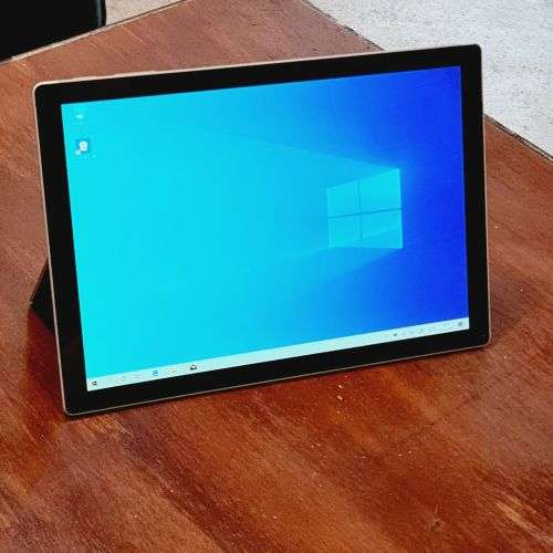 Microsoft Surface Pro 5 Core M3 (PLEASE READ HAS Dead SPots where touch does not Work)