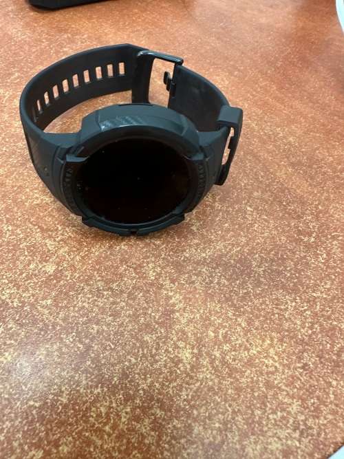 Samsung Watch 4 44mm + Spigen Rugged case worth R999