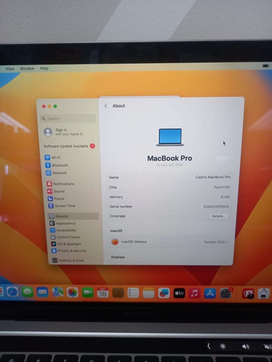 MacBook Pro M2  (2022)(46 cycle count - NEW CONDITION)