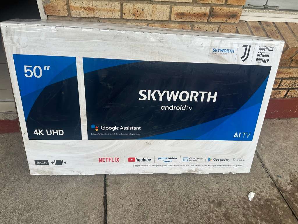 Skyworth 50 smart Tv (Faulty, Please read description and pictures)