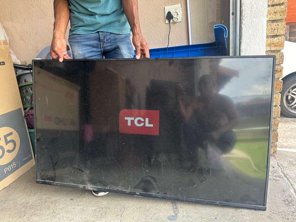TCL P615K 4K Smart Android TV (Broken/read description)