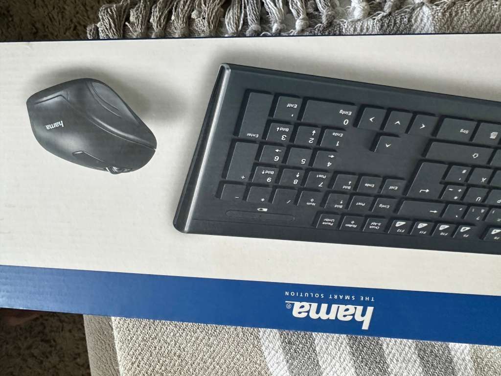 Hama Wireless Keyboard & Mouse Set