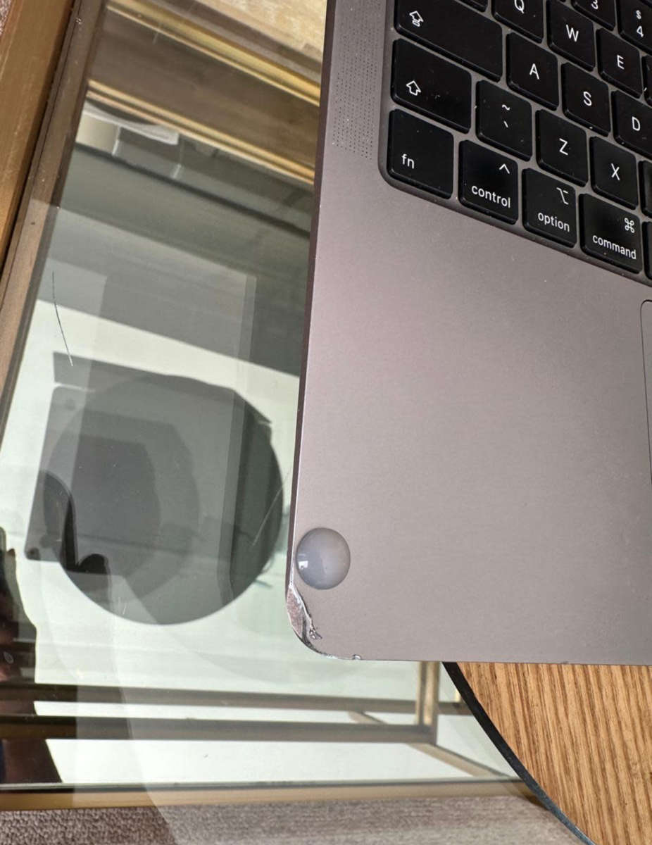 2020 Macbook Air 13 Inch Intel Core i3 (256 SSD)8GB RAM