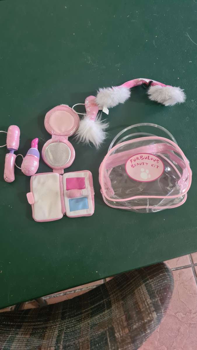 Play Makeup with bag