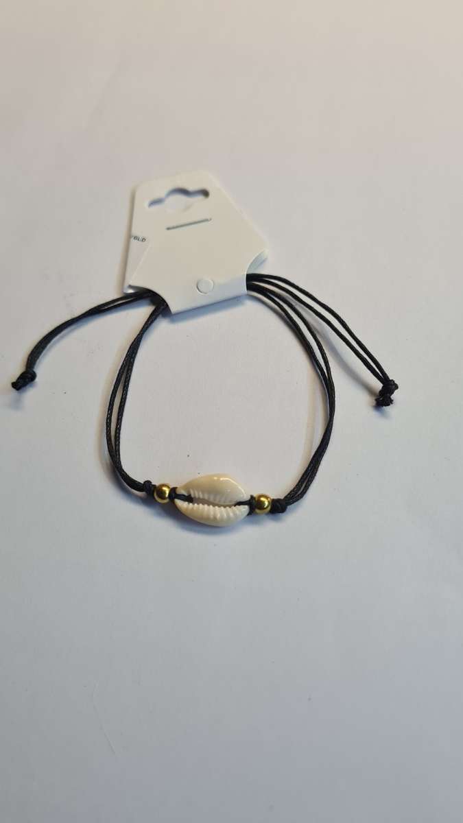 Bracelet  with cowrie shell