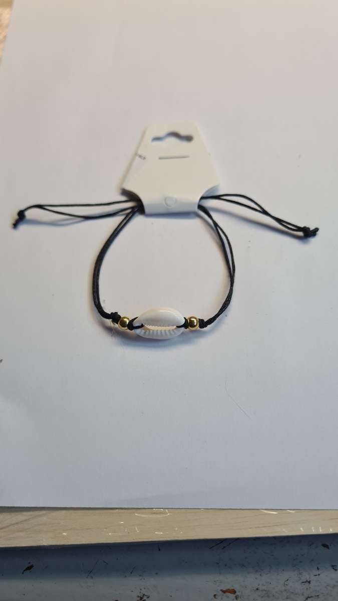 Bracelet  with cowrie shell