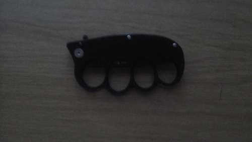 Knuckle Duster With slide out Knife