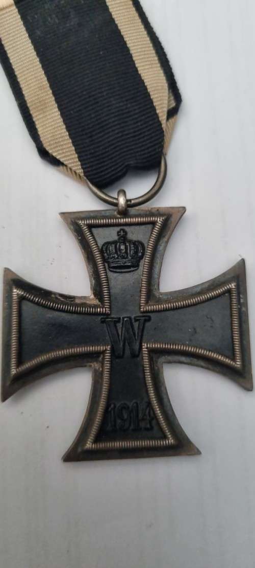 WW1 GERMAN IRON CROSS MEDAL SECOND CLASS --MAKERS MARK ON RING