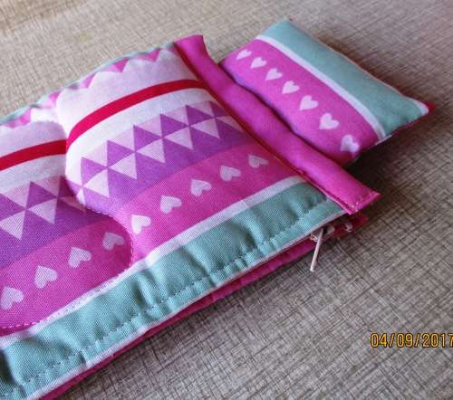 Barbie SUMMER HOLIDAY No2 : 6 outfits plus SLEEPING BAG and CARRY BAG.