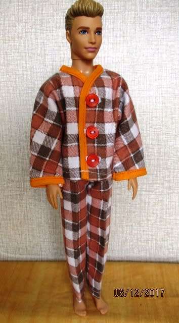 Ken - Barbie - winter pyjamas in brown check.