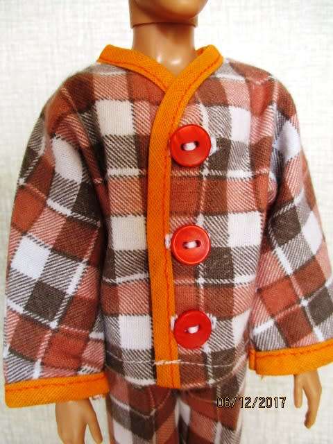 Ken - Barbie - winter pyjamas in brown check.