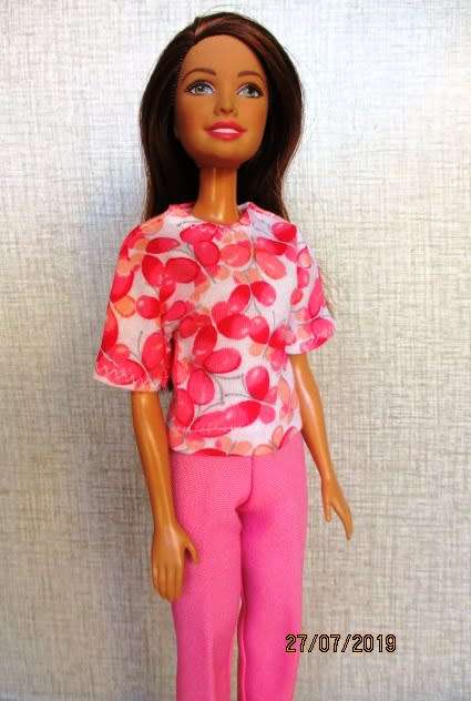 Barbie doll's fitted pink pants + pink print T-shirt