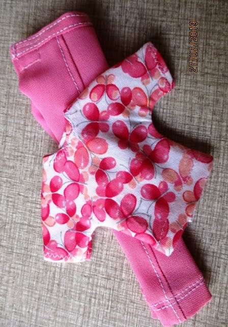 Barbie doll's fitted pink pants + pink print T-shirt