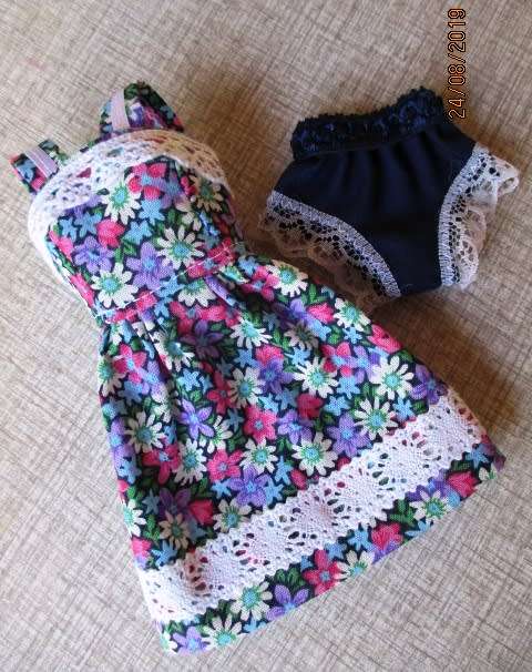 Barbie doll's dress - floral and white lace