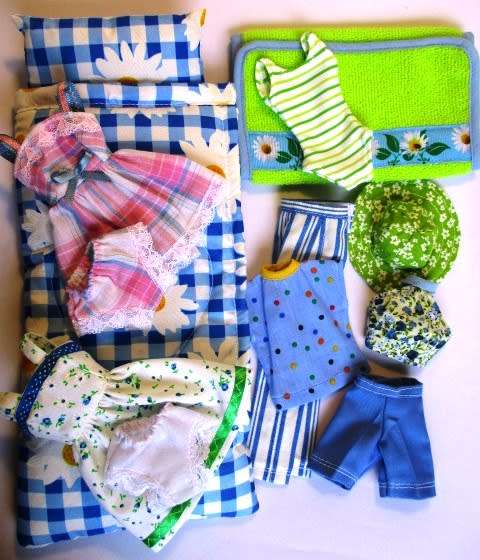 Barbie doll`s SUMMER HOLIDAY set No.13 - 5 outfits plus sleeping bag