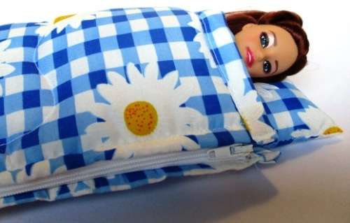 Barbie doll`s SUMMER HOLIDAY set No.13 - 5 outfits plus sleeping bag