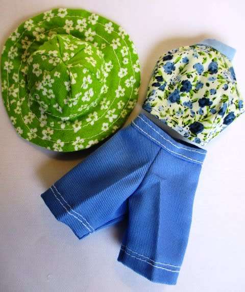 Barbie doll`s SUMMER HOLIDAY set No.13 - 5 outfits plus sleeping bag