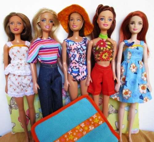 Barbie doll`s Summer Holiday set No 12 - 5 outfits + sleeping bag