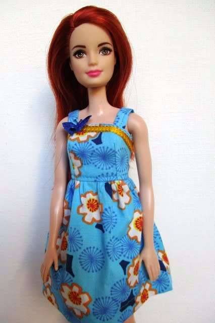 Barbie doll`s Summer Holiday set No 12 - 5 outfits + sleeping bag