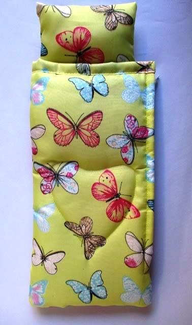 Barbie doll`s Summer Holiday set No 12 - 5 outfits + sleeping bag