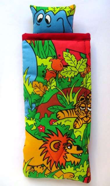 Ken doll`s sleeping bag - jungle red