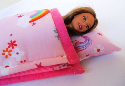 Barbie doll`s sleeping bag - sleeping unicorns/pink